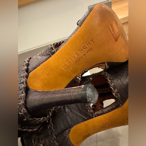 Givenchy Croc Embossed Brown Heels Western Style - Picture 7 of 10